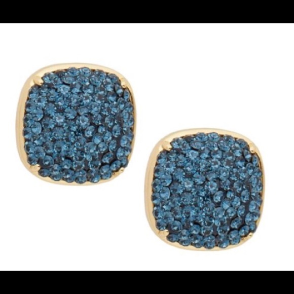 clay pave small square studs